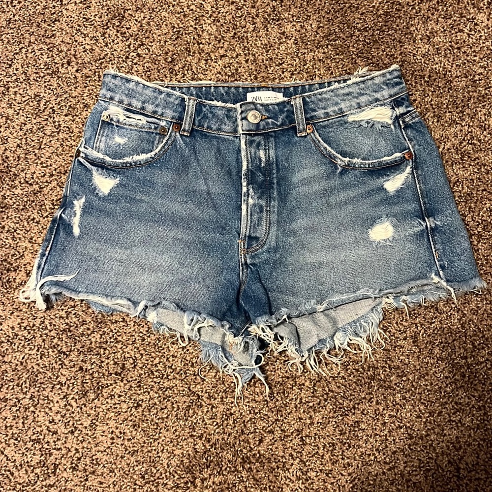 Zara medium wash denim shorts